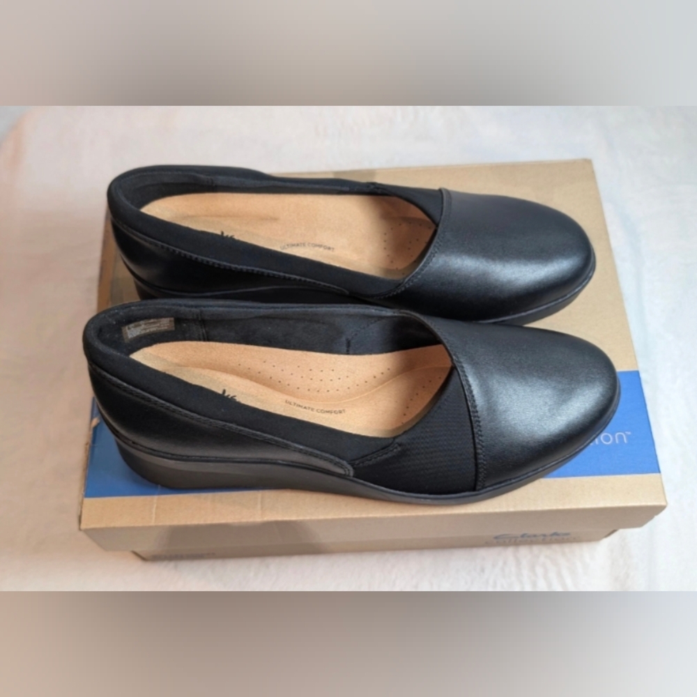 NWB Clarks Suttyn Walk Round Closed Toe Slip-On Shoe Wedges Untimate Comfort 11M